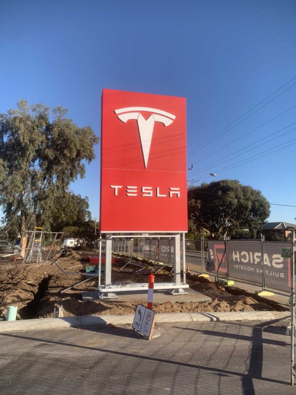 Commercial freestanding pylon sign installation in Perth
